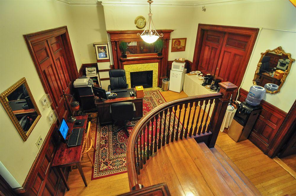 Beacon Inn 1087 Brookline Bagian luar foto