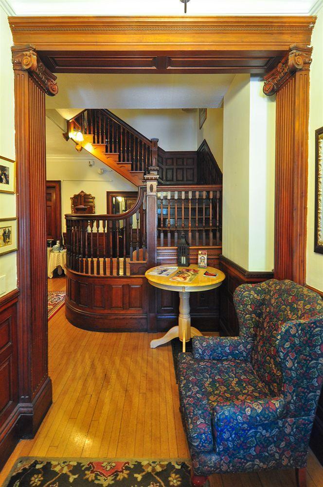 Beacon Inn 1087 Brookline Bagian luar foto