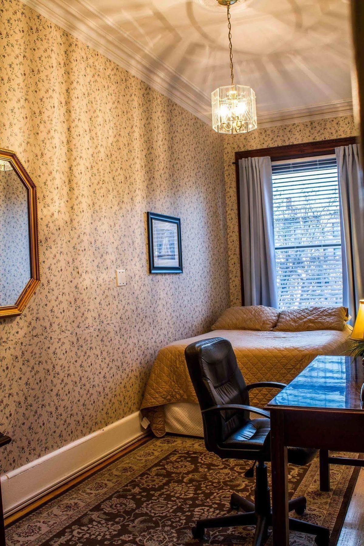 Beacon Inn 1087 Brookline Bagian luar foto